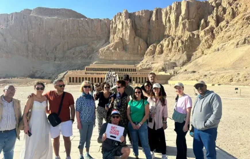 Cairo (Bus Tour to the Pyramids & Museum)