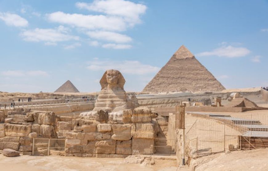 Cairo (Bus Tour to the Pyramids & Museum)