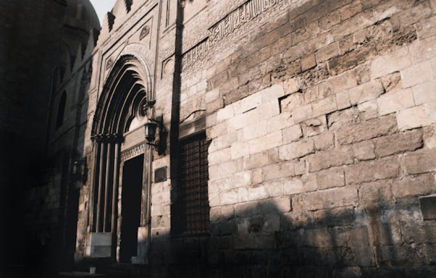 Cairo (Bus Tour to the Pyramids & Museum)